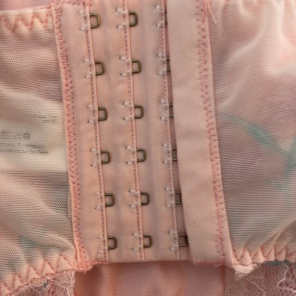 NWOT Bettie Page x playful promises satin bra and garter belt retro size 14 10 L - Picture 10 of 12